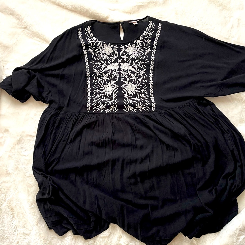 Never worn only tried on dress from Knox rose